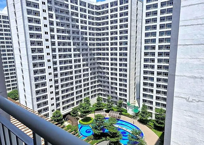 Cozy Retreat Balcony, Netflix, 100 Mbps -ggrace T1 호텔 마닐라